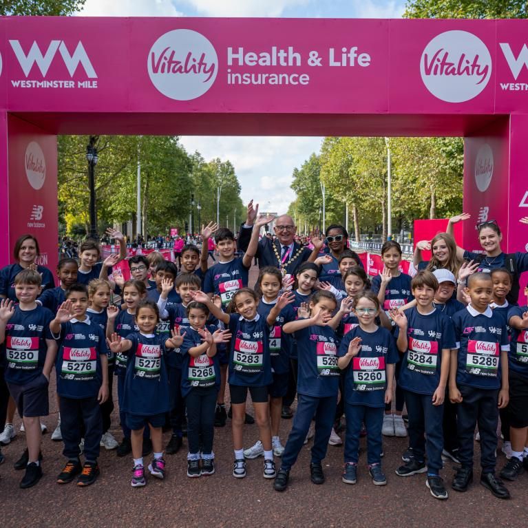 Children and teachers from St Mary’s Bryanston Square C E Primary School and the Lord Mayor of Westminster, Councillor Paul Dimoldenberg, on the Start Line at the 2025 Vitality Westminster Mile